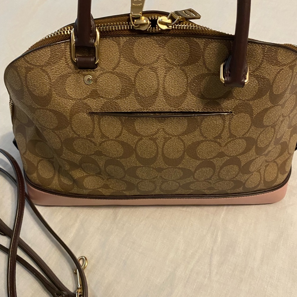 Coach F57494 Signature Shoulder Bag